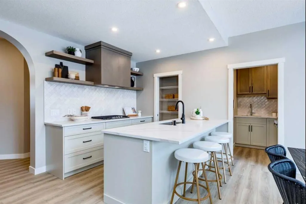 105 Legacy Reach Crescent SE