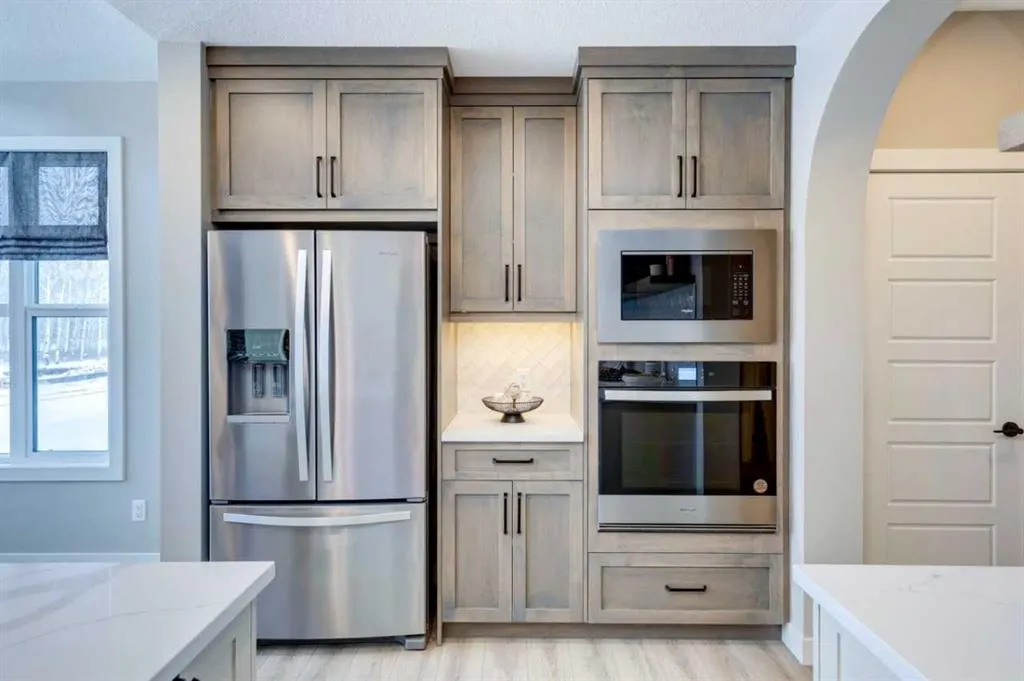 105 Legacy Reach Crescent SE