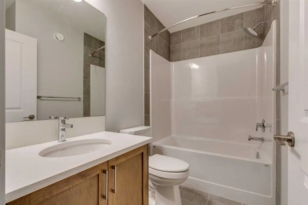 105 Legacy Reach Crescent SE