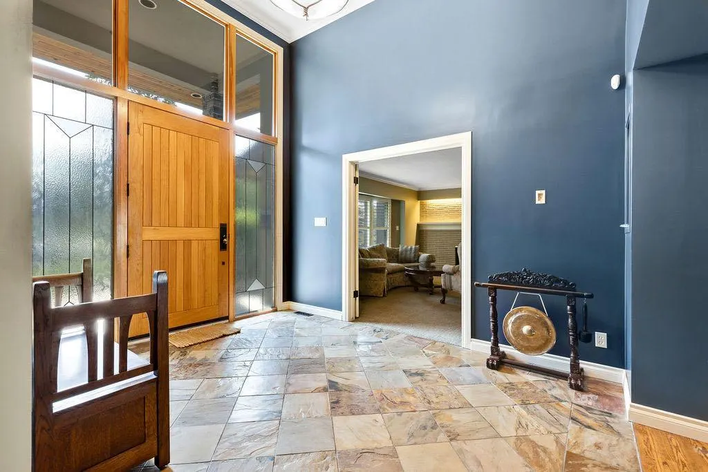 35 Eagle Ridge Drive SW