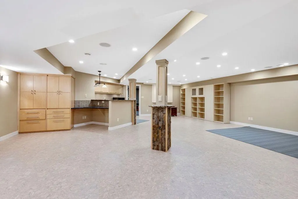35 Eagle Ridge Drive SW
