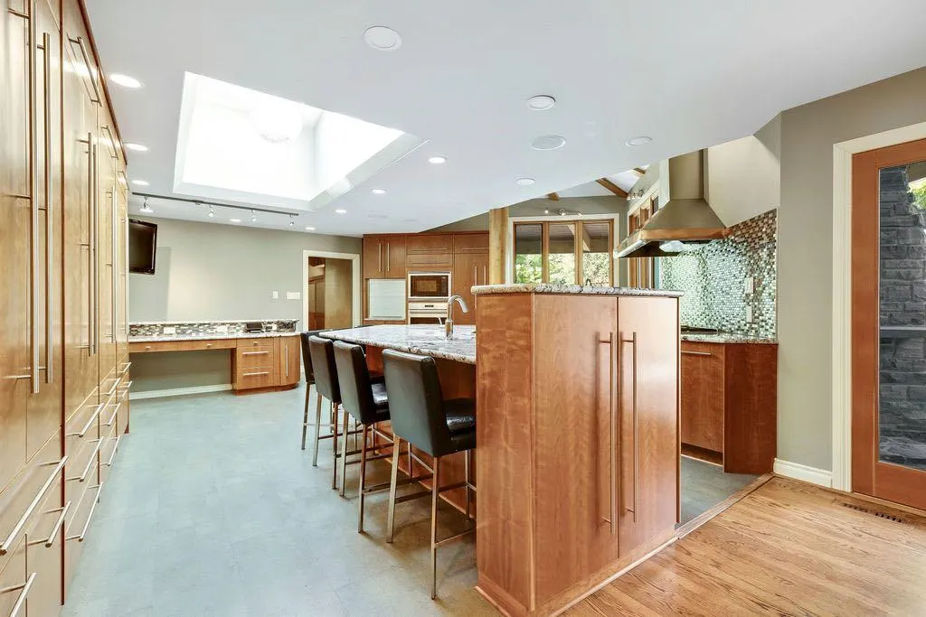 35 Eagle Ridge Drive SW
