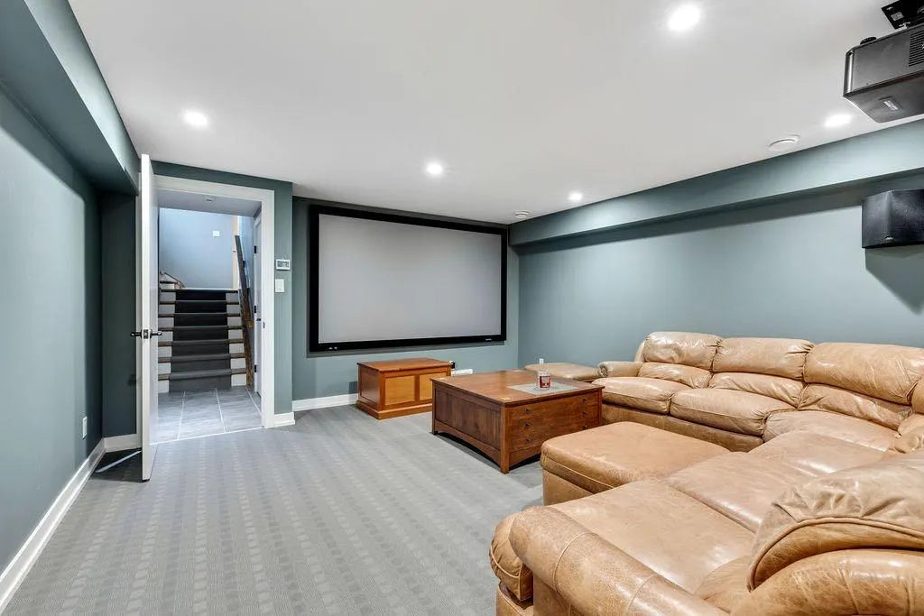 35 Eagle Ridge Drive SW