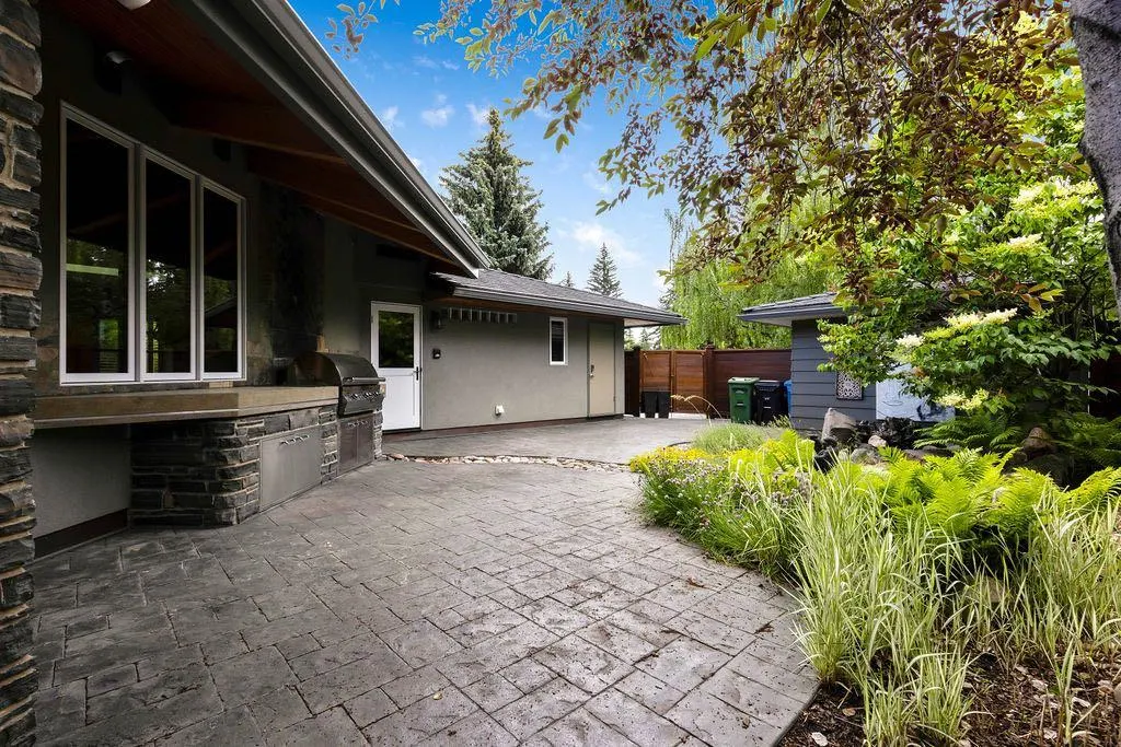 35 Eagle Ridge Drive SW