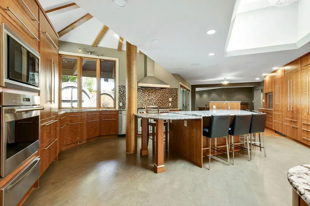 35 Eagle Ridge Drive SW