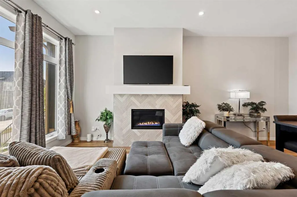 537 Marine Drive SE