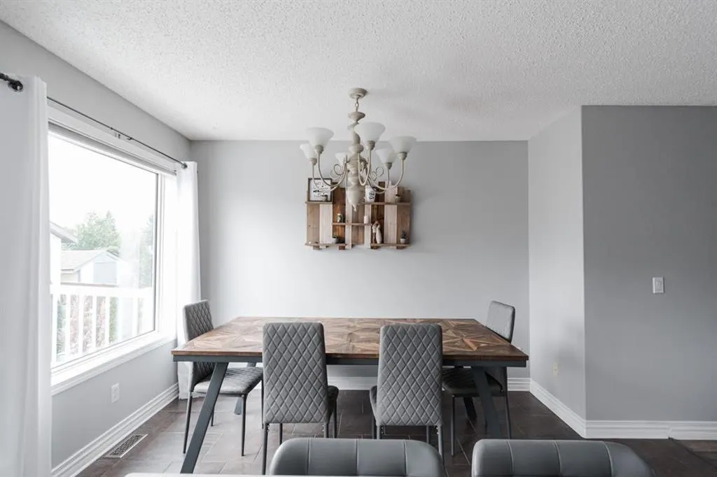 132 Breukel Crescent