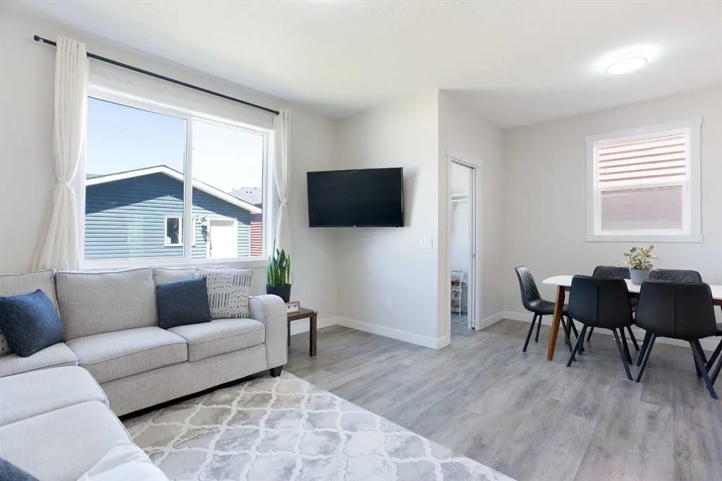 80 Belvedere Park SE