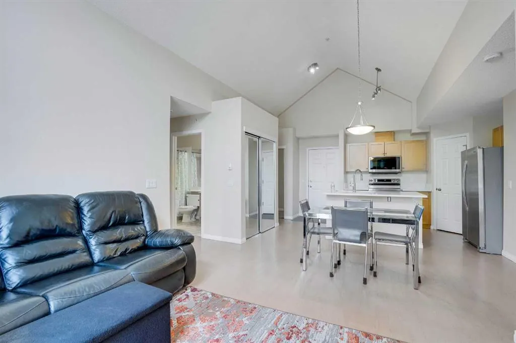 1811 34 Avenue SW, #319