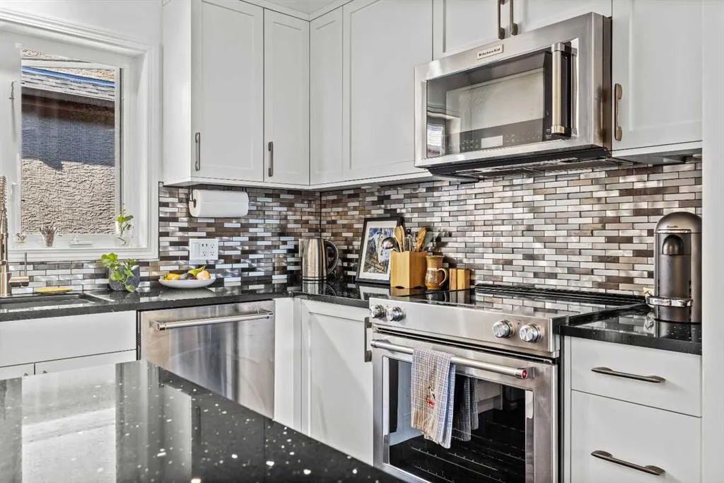 601 4 Street, #3