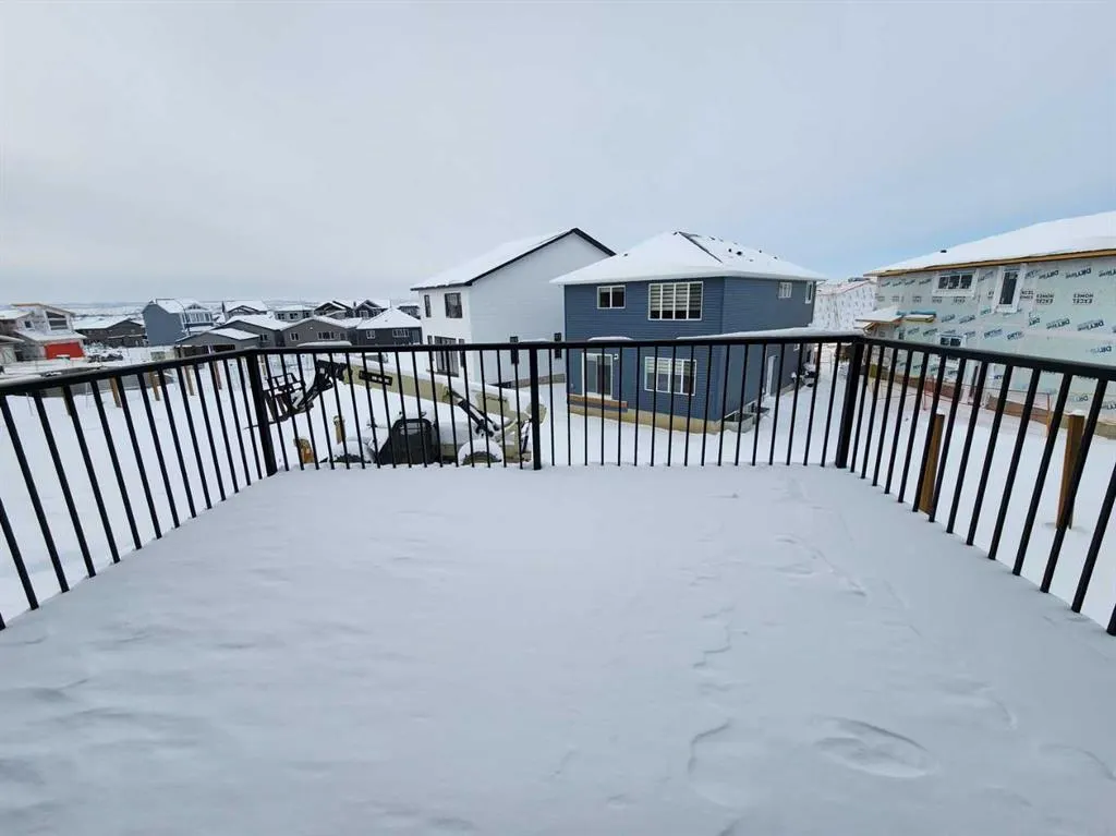 86 Lucas Place NW