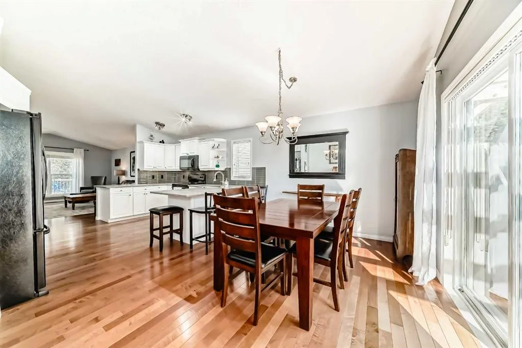 412 Highland Close