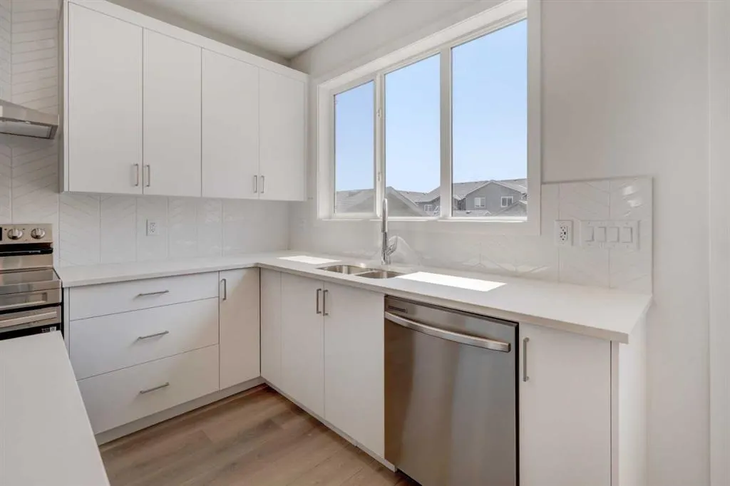 44 Herron Walk NE