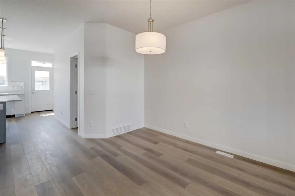 44 Herron Walk NE