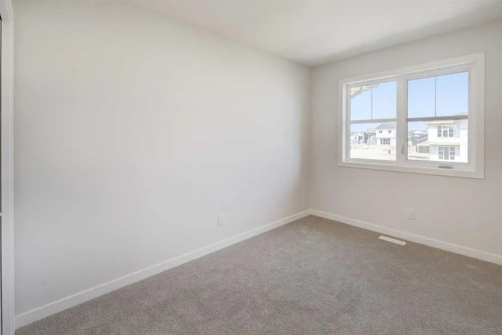 44 Herron Walk NE