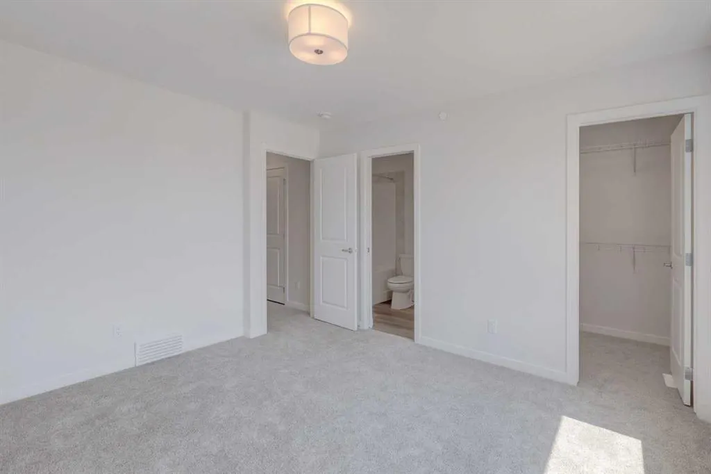 44 Herron Walk NE