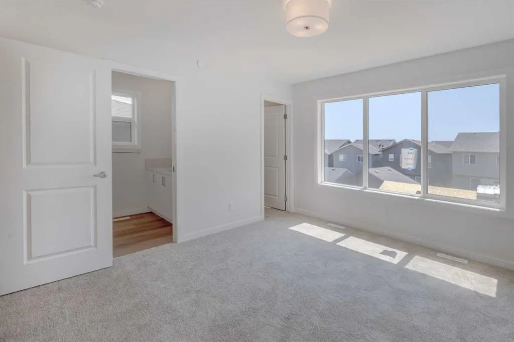 44 Herron Walk NE