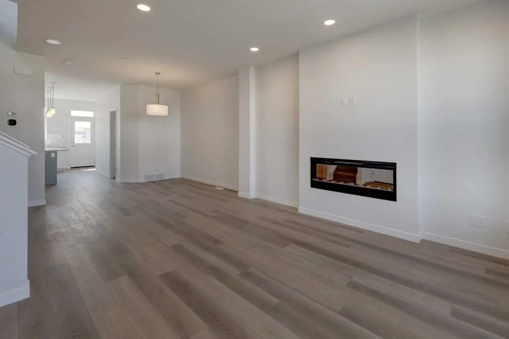 44 Herron Walk NE