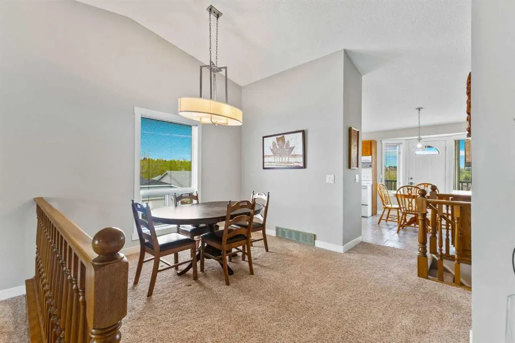 111 Edgebyne Crescent NW