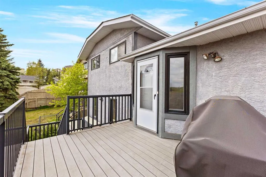 111 Edgebyne Crescent NW