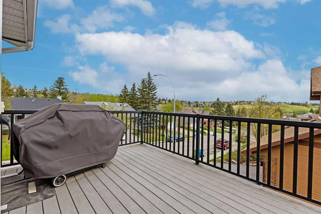 111 Edgebyne Crescent NW