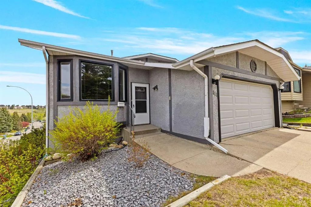 111 Edgebyne Crescent NW