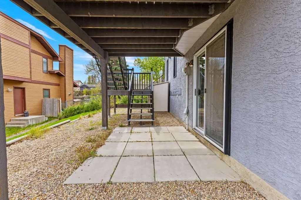 111 Edgebyne Crescent NW