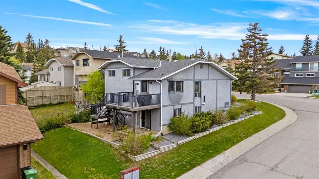 111 Edgebyne Crescent NW
