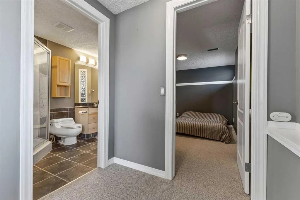 111 Edgebyne Crescent NW