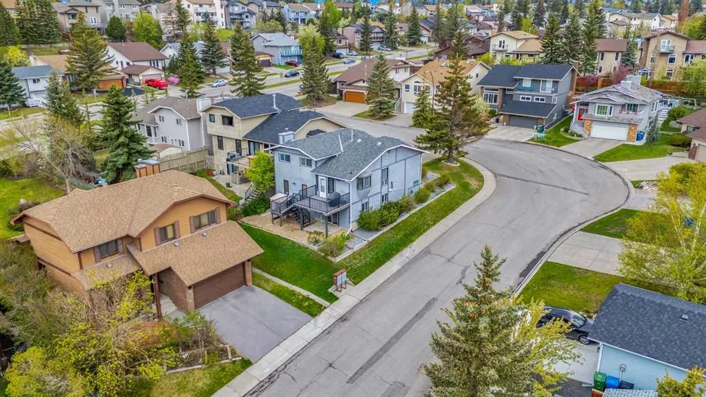 111 Edgebyne Crescent NW