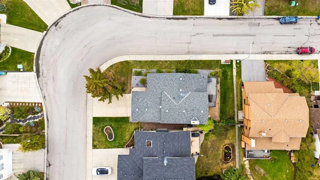 111 Edgebyne Crescent NW