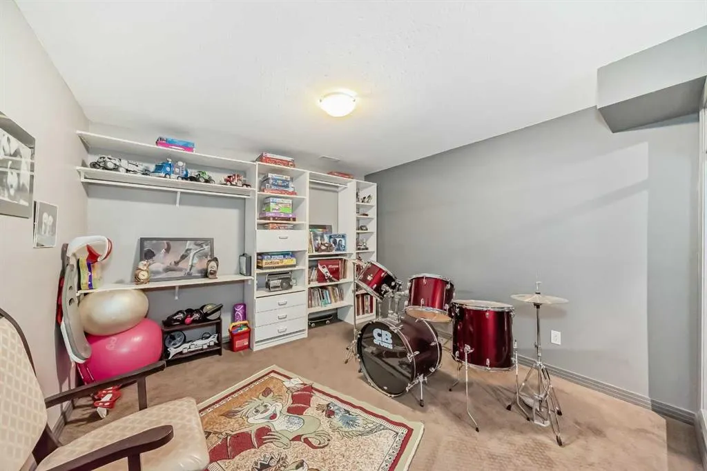 206 Tuscany Ravine Close NW