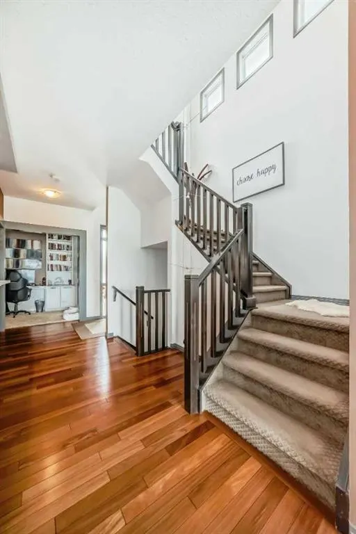 206 Tuscany Ravine Close NW