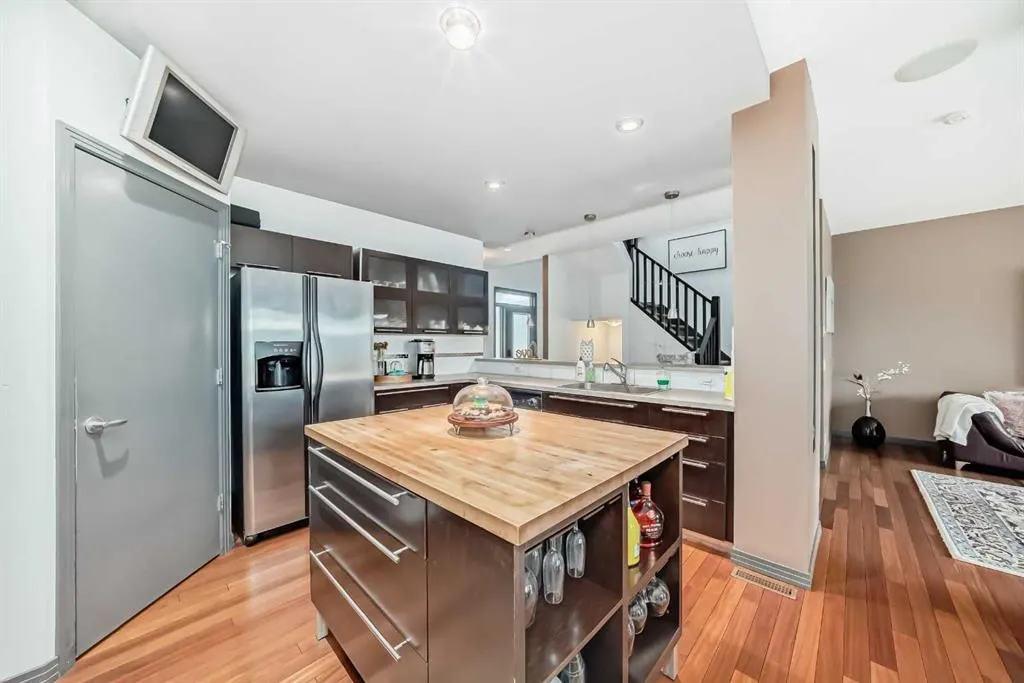 206 Tuscany Ravine Close NW