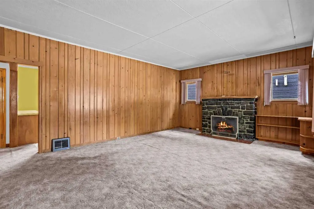 404 Otter Street