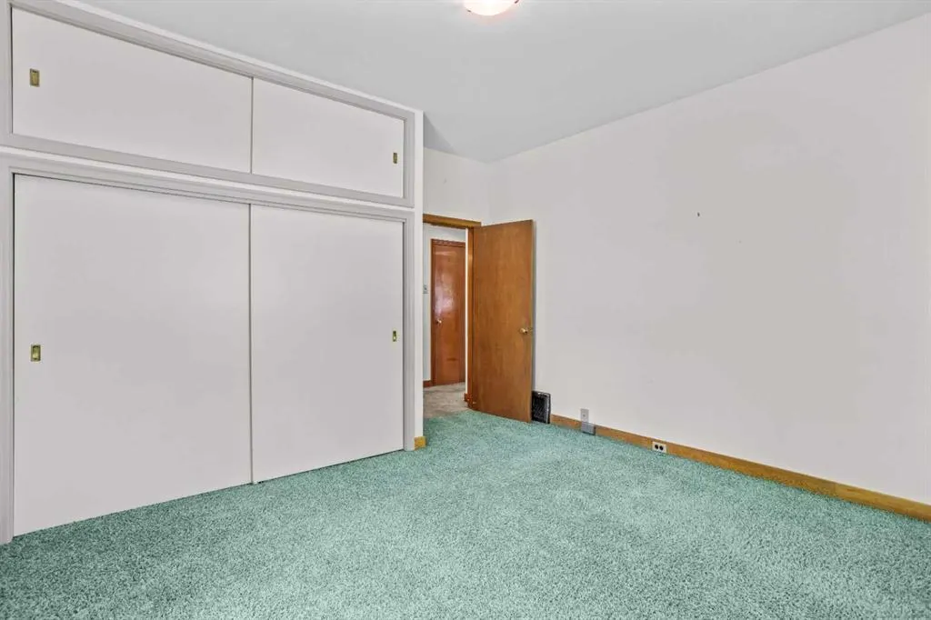 404 Otter Street