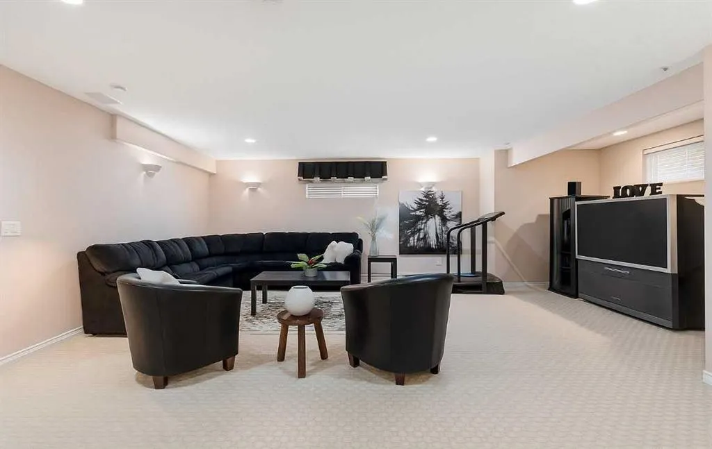120 Cranston Drive SE