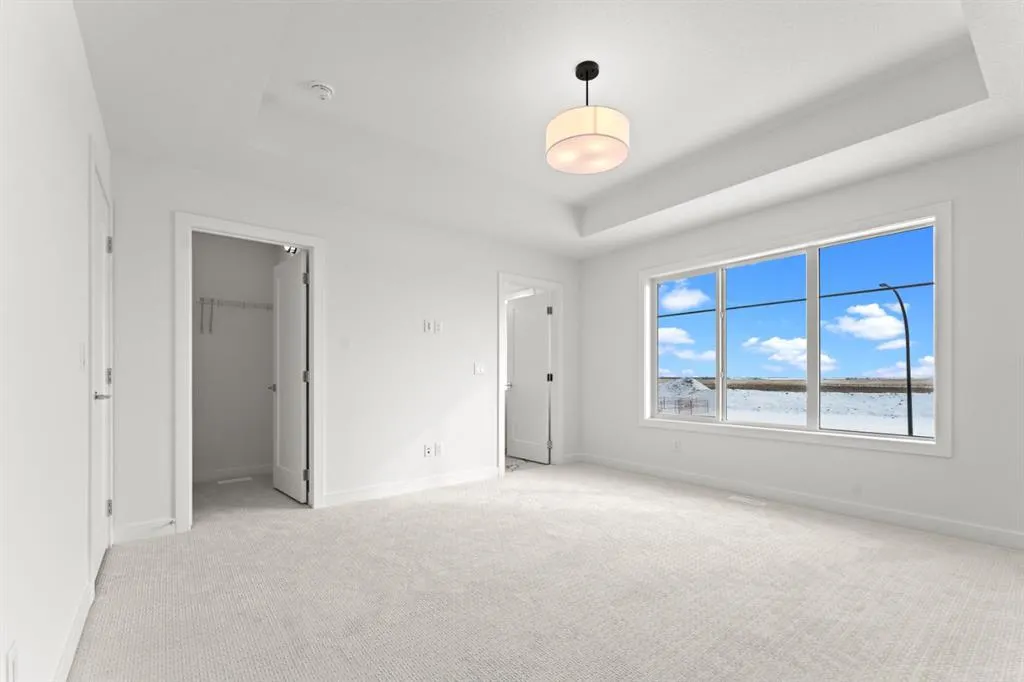 99 Raven Point SE
