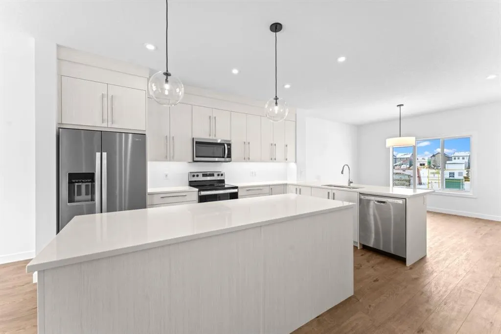 99 Raven Point SE