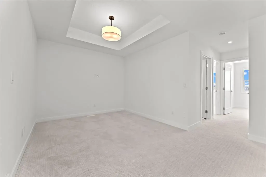 99 Raven Point SE