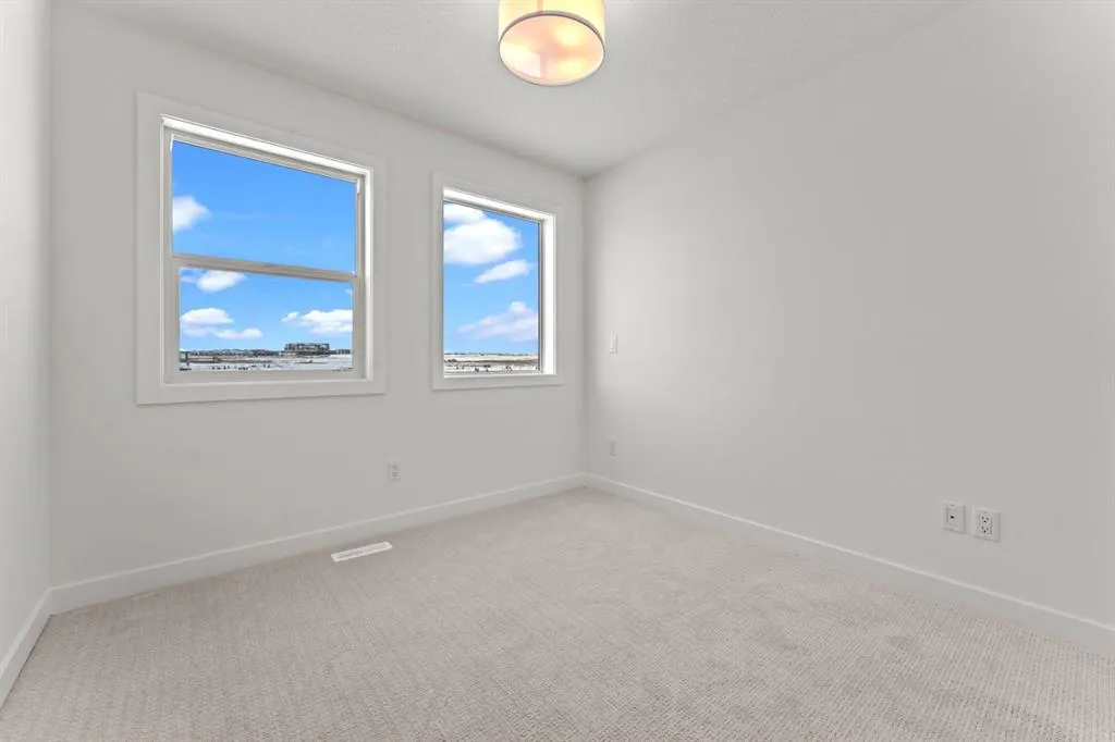 99 Raven Point SE