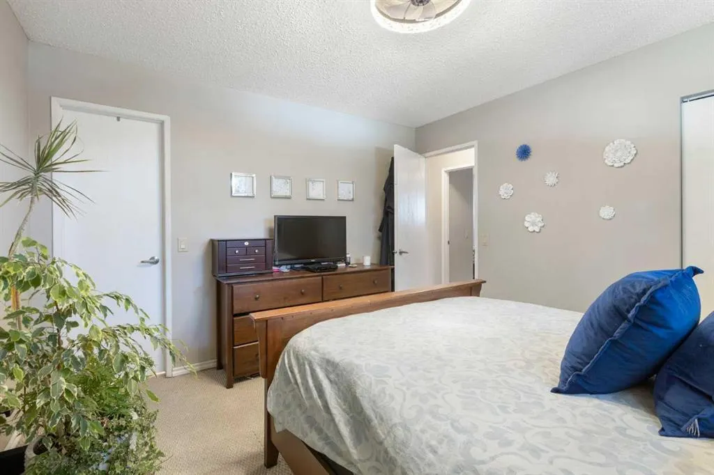 224 Sandstone Place NW