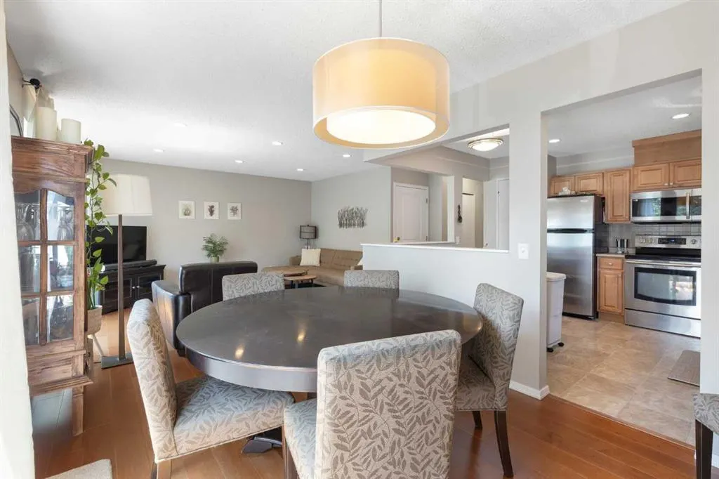 224 Sandstone Place NW