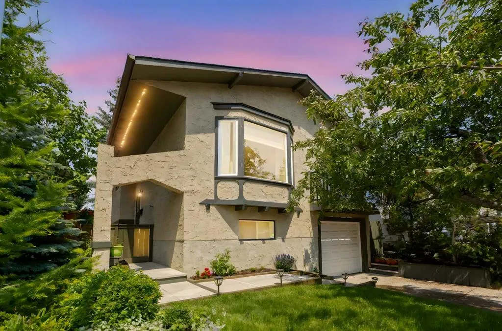 224 Sandstone Place NW