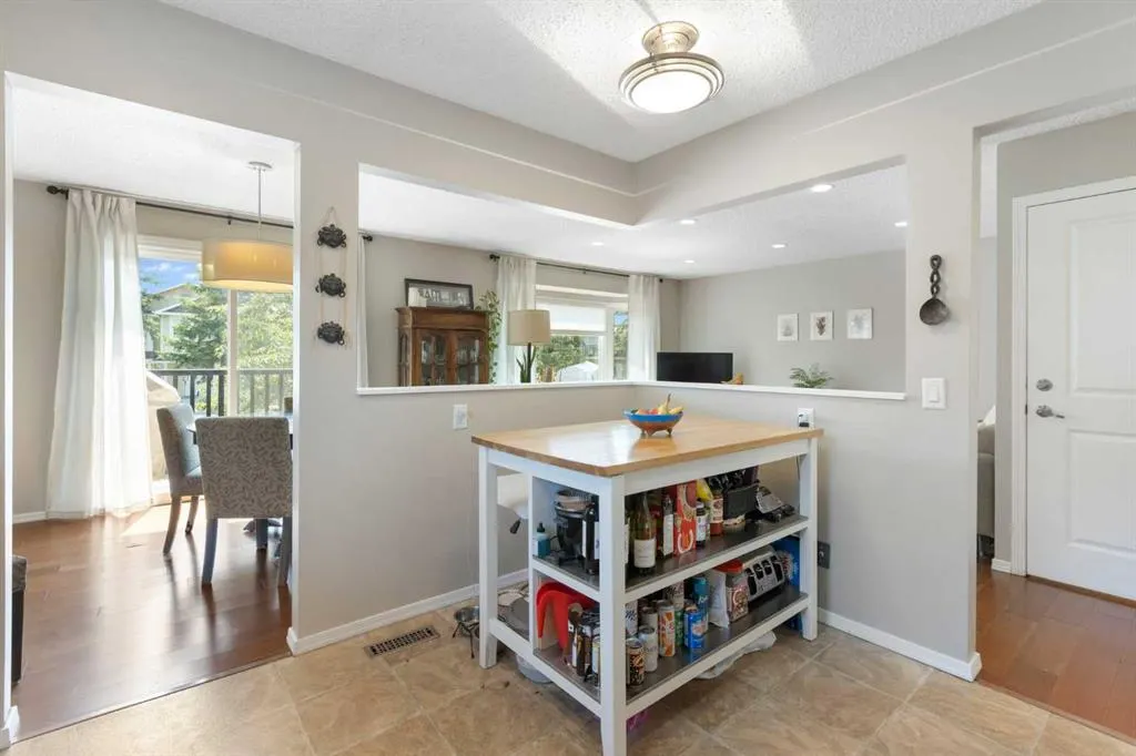 224 Sandstone Place NW