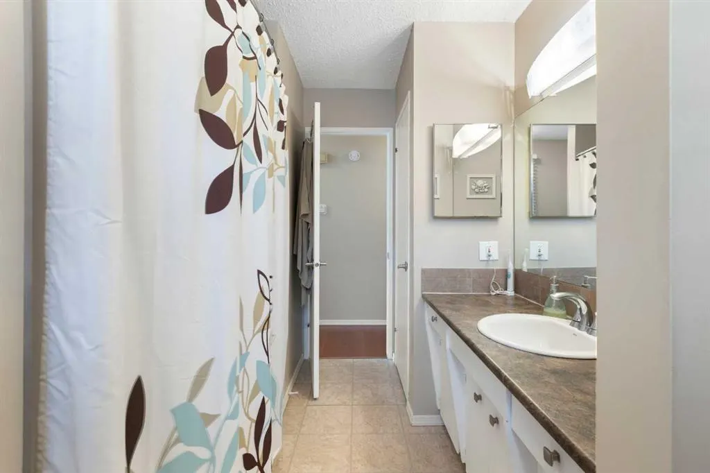 224 Sandstone Place NW