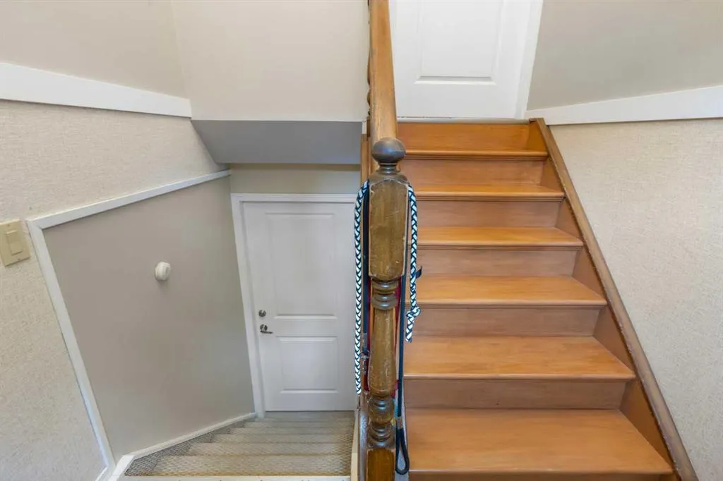 224 Sandstone Place NW