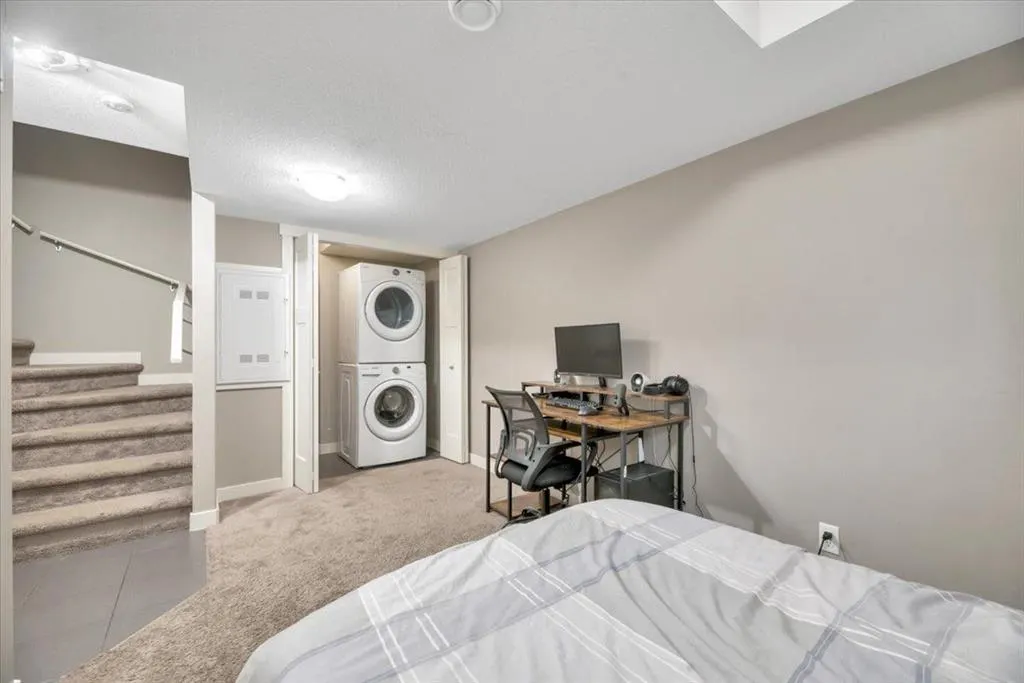 623 Evanston Manor NW