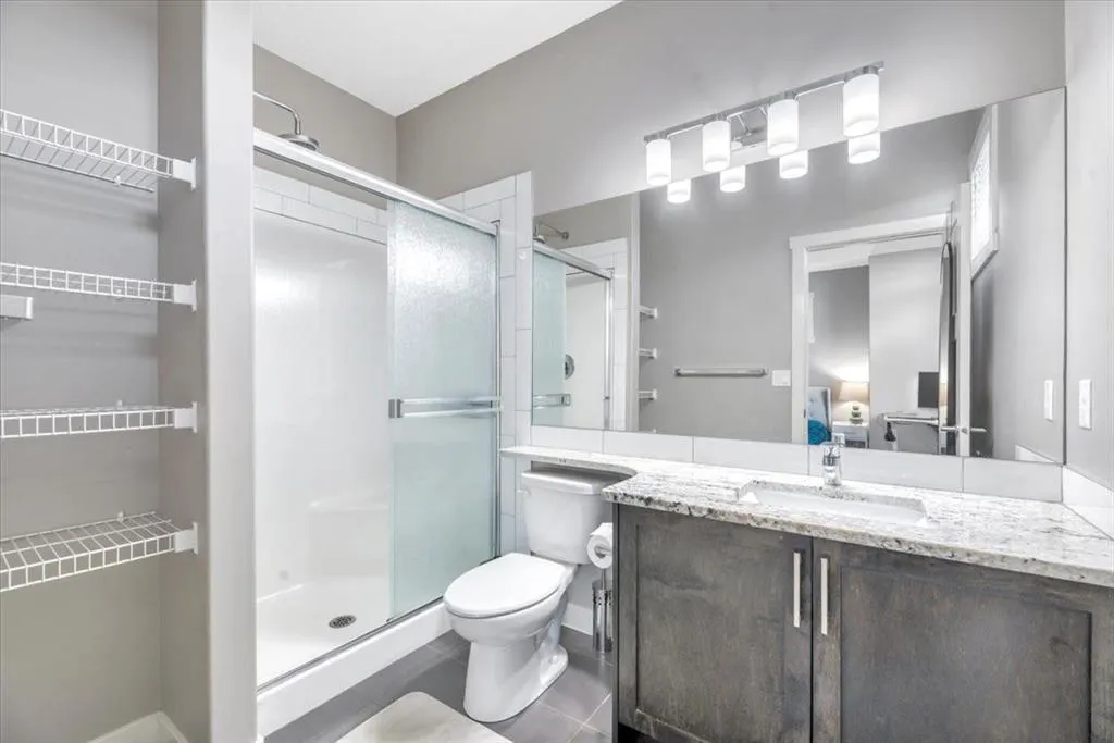 623 Evanston Manor NW