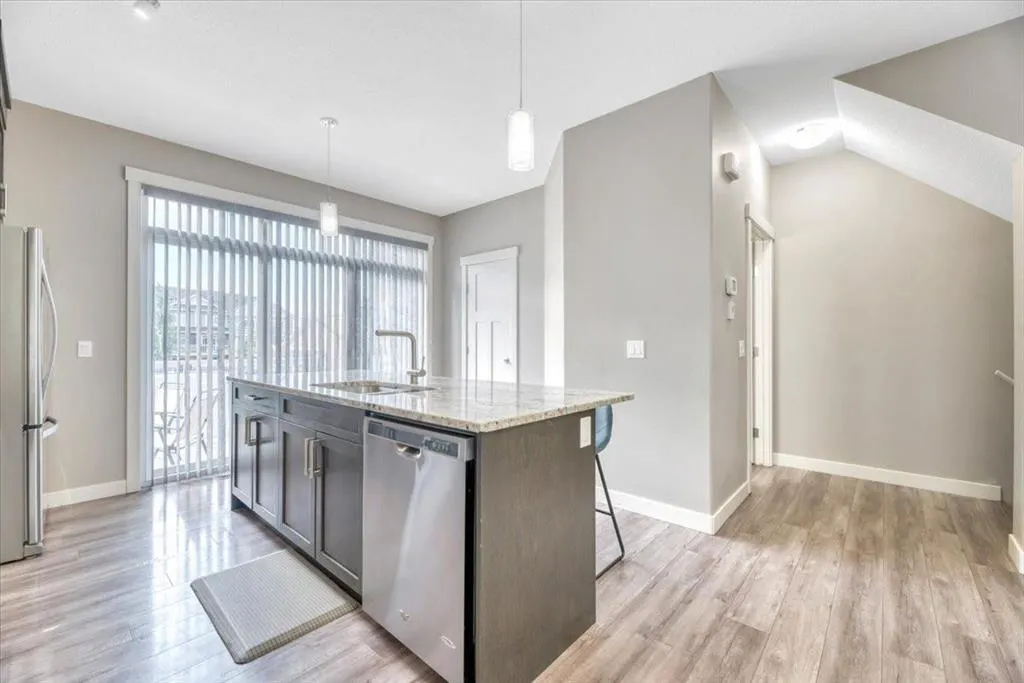 623 Evanston Manor NW